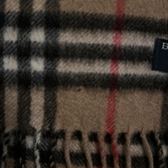 Burberry Nova Check Cashmere scarf - good used condition - Picture 3 of 4